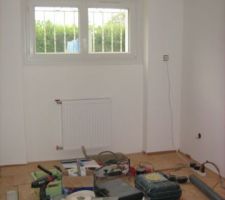 Pose isolation et placo plus bande et peinture et isolation au sol