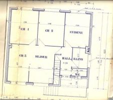 Voicile plan d'origine de la maison , pour nous on ne voit aucun mur porteur sur ce plan , on voudrai supprimer les cloisons entre la cuisine , la chambre 2 et le séjour en condamnant la porte de la cuisine