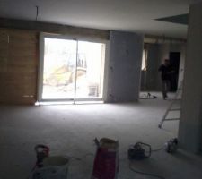 Vue salle &agrave; manger et au fond &agrave; droite la cuisine