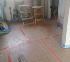 Préparation pour recevoir chape dans le séjour/cuisine