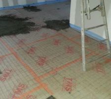 Préparation pour recevoir chape dans le séjour/cuisine