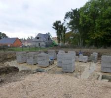 Pompage de l'eau fini, plus qu'à poser les parpaings