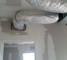 Préparation des gaines et distribution par les murs