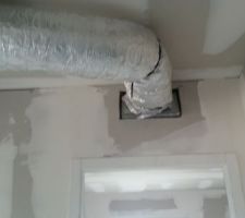 Préparation des gaines et distribution par les murs