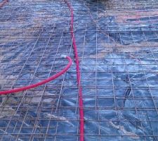 Passage des gaines pour les r&eacute;seaux. eau, electricit&eacute;, t&eacute;l&eacute;com....