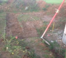 26/10/2014 : tranquillement on creuse pour la terrasse