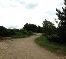 Photo de l'acc&egrave;s sur le terrain du Domaine de Valaison.