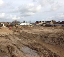 Commencement des travaux sur le lotissement pour la viabilisation. Photo prise le 01/02/14