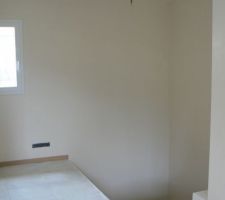 La descente d'escalier est pratiquement termin&eacute;e