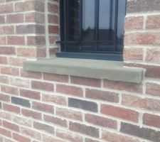 Enduit des appuis de fenetre avant peinture