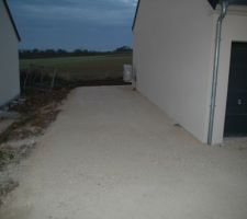 La maison t&ocirc;t ce matin.
le chemin d'acc&egrave;s