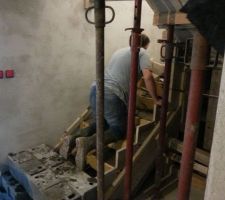 Escalier de la cave coul&eacute; en une apr&egrave;s-midi