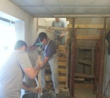 Escalier de la cave coul&eacute; en une apr&egrave;s-midi