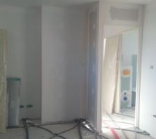 Cloison et porte rajoutées