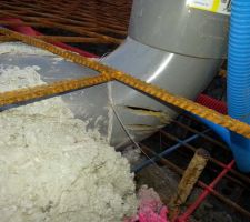 Découpe de tuyaux le veille du coulage