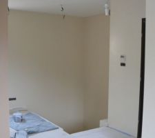 2&egrave;me couche pass&eacute;e dans la mont&eacute;e d'escalier et et bureau