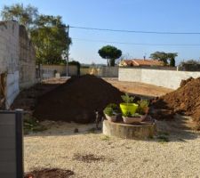 La terre a étaler...et il en manque !