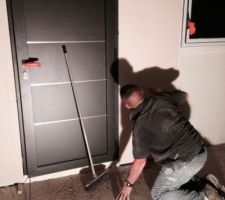 En mode galère a mettre entre la porte et la fenêtre !!!! Beaucoup de decoupes