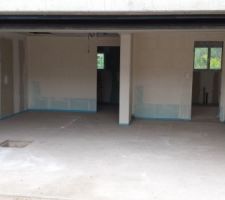 Petite Chappe &eacute;galement dans le garage et la buanderie.