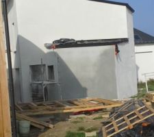 Facade est. 
enduit en court