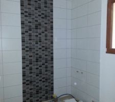 Fin des carreaux dans le coin  baignoire