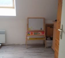 Manque plinthe. Elle font objet de déco dans l'entrée lol