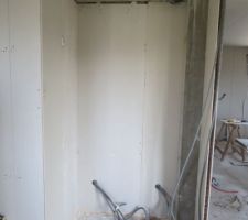 Cuisine, emplacement frigo et Four