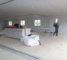 Vue en direction des chambres et du cellier