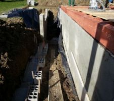 Le future descente vers la cave, pour faire passer le barbecue et autres tondeuse.