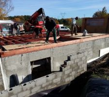 Sous le plancher