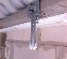 Systeme de fixation pour les suspentes du plafond au RDC