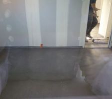 Chape lisse dans la chambre coté nord