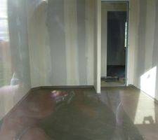 Chape lisse dans la chambre coté sud