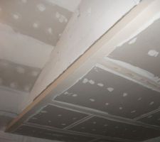 Lissage du faux plafond du salon - séjour (petit aperçu du décroché pour éclairage indirect)
