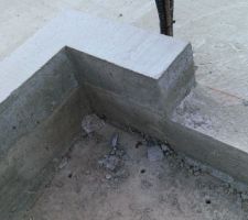 Angle des acrotère, la réhausse pour poser l'ossature bois.