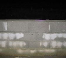 Mur de soubassement VS sur env. 85 cm de VS    4 cm arase &eacute;tanche