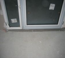 Porte d'entrée remise en place