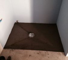 Fond de douche à l'italienne pour la sdb des parents