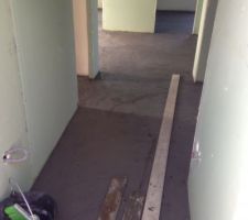 La chape pour le RDC finie et en cours de s&eacute;chage