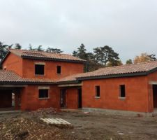 Tuile oméga 10 Terre Adhemar chez Imerys