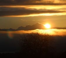 Lever du soleil derrière le Mont Blanc, depuis la cuisine