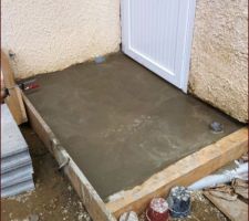 Petite dalle (pour passage de porte)