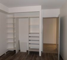 Aménagement des placards de la chambre de la suite parentale