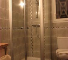 Porte battante douche SDB étage