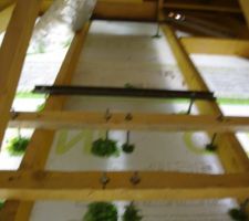 Fixation de l'échangeur de et des caissons de la VMC dans les combles