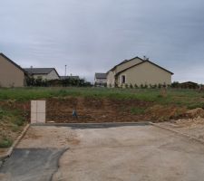 Notre terrain, entr&eacute;e