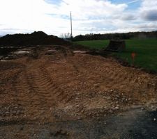 Création du chemin d'accès avec de gros cailloux