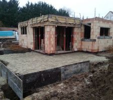 Pr&eacute;paration du coffrage de la terrasse