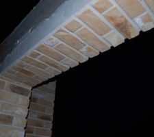 D&eacute;tail ma&ccedil;onnerie termin&eacute;e (porte d'entr&eacute;e)