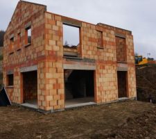 La maison vue du jardin